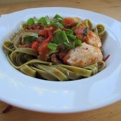 American Spinach Linguine with Chicken and Tomato Sauce Appetizer