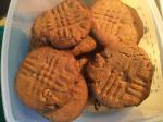 Canadian Peanut Butter Cookies With Kisses Appetizer