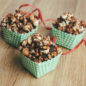 American Festive Macadamia Popcorn Dessert