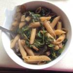 American Pasta Tubes with Spinach Mushrooms and with Garlic Appetizer