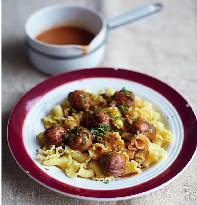 French Boulettes De Viande Avec Une Sauce Piquante Et Des Pates Dalsace Dinner