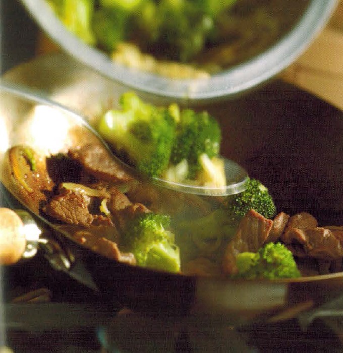 Chinese Stir-fried Beef with Broccoli and Ginger Appetizer