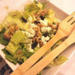American Salad with Feta Walnuts and Raisins Appetizer