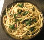 American Curly Pasta With Spinach and Chickpeas Appetizer