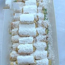 Australian Cannoli Filled with Cream Dessert