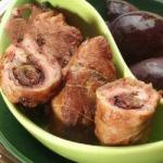 American Fish Rolls of Poultry with Bacon and Plum Dinner