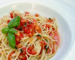 American Spaghetti With Fresh Tomatoes and Basil Appetizer
