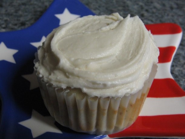 American Banana Cupcakes With Amaretto Buttercream Dessert