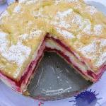 British Part Mounted to the Cream of Raspberries Dessert