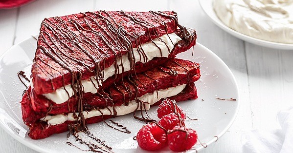 French Red Velvet Addicts Will Go Crazy For This French Toast Recipe Dessert