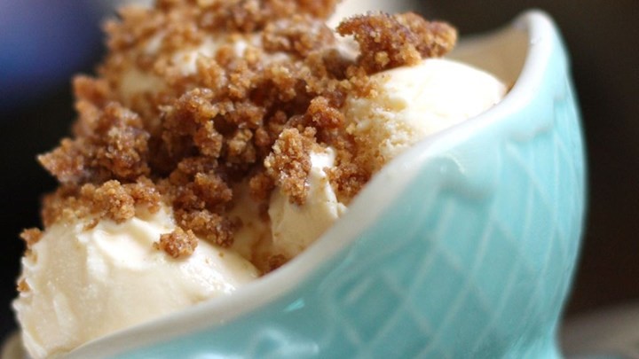 British Graham Cracker Crunch Topping Recipe Dessert