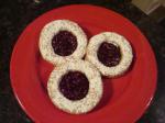 American Raspberry Linzer Cookies 1 Appetizer