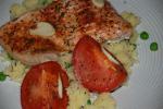 American Garlicky Broiled Salmon and Tomatoes Appetizer