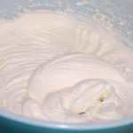 British Icing in the Cream Cheese for Carrot Cake or Other Dessert