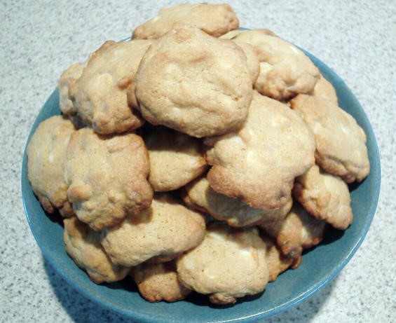 American White Chocolate Chunk Macadamia Cookies Dessert