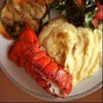 American Queues of Lobster and Mashed Potatoes with Butter Flavored with Garlic Appetizer