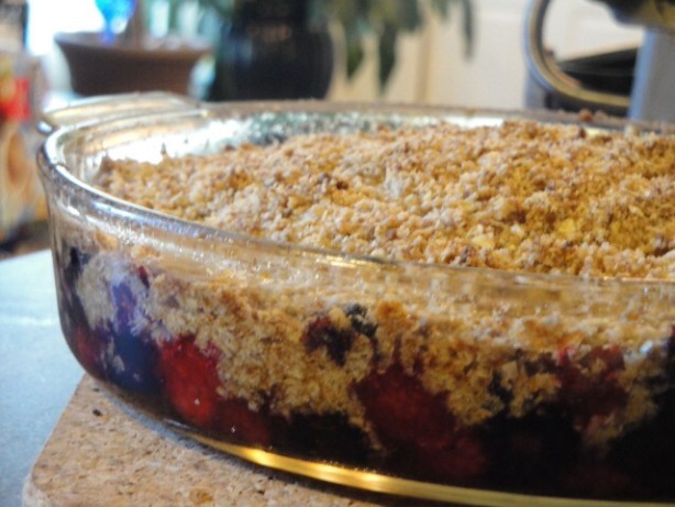 British Berry Oatmeal Crisp Dessert