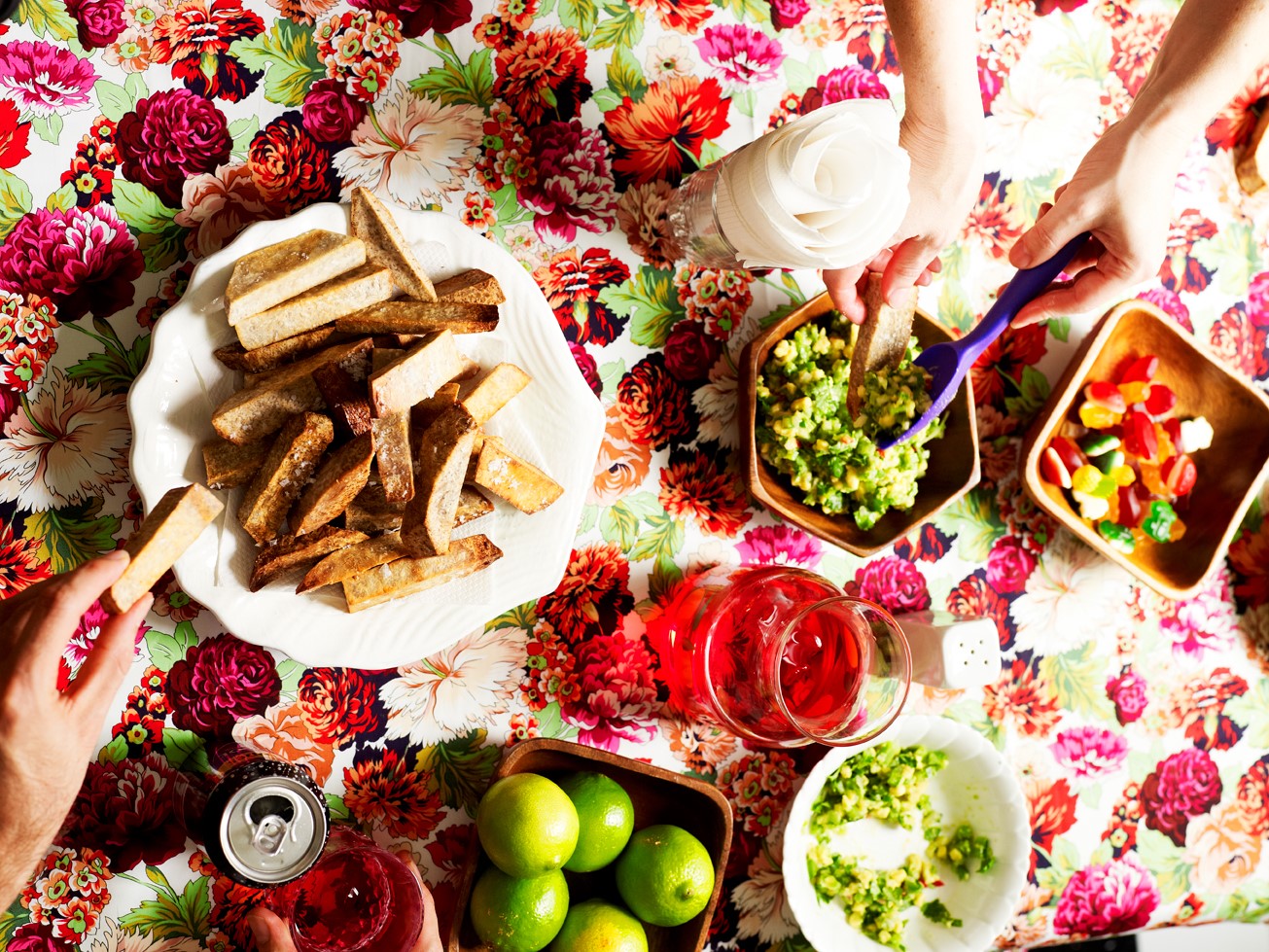 Mexican Taro Chips and Spicy Avocado Salsa ocumo Frito Con Guasacaca Appetizer