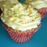 American Cupcakes with White Chocolate and Lemon Curd Dessert