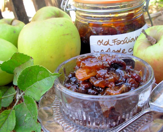 British Old Fashioned Scottish Apple and Ginger Chutney Dessert