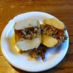 British filled Baked Apples with Pekannussen and Oatmeal Dessert