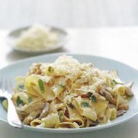 Italian Pappardelle with Chicken and Mushroom Cream Sauce Dinner