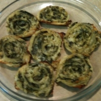 Indonesian Spinach Cheese Swirls Appetizer