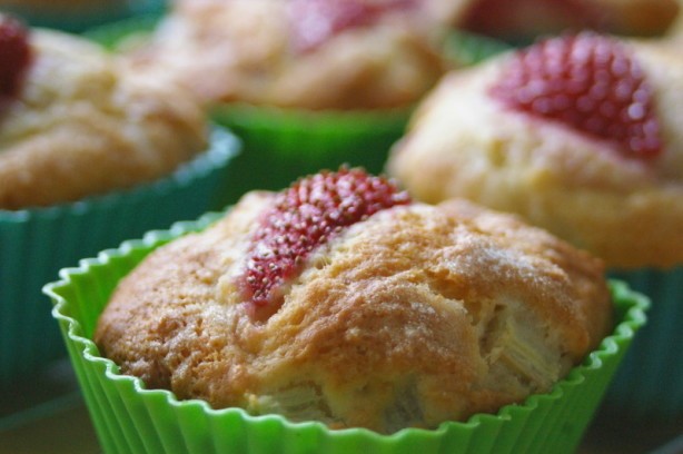 American Strawberry Rhubarb Muffins 1 Dessert