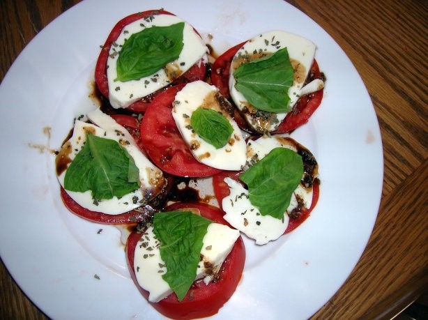 American Wisconsin Fresh Mozzarella Tomato and Basil Salad Appetizer