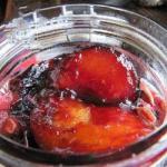 Australian Jam of Plums to the Cardamom Seeds and Vanilla Dessert