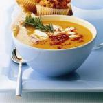 American Pumpkin Soup with Muffins Appetizer