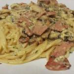American Spaghetti Alla Carbonara with Mushrooms Dinner