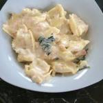 American Ravioli of Cheese with White Sauce Dinner
