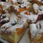 German Cake to the Apricot and Bilberries Dessert