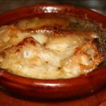 French Cheesy Golden Onion Soup Soup