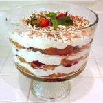 Canadian Trifle to Bananas and Strawberries Dessert