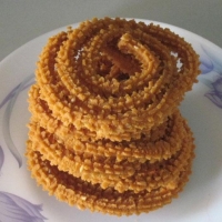 Pakistani Chakli 1 Dessert