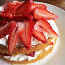 American Whipped Cream Pie with Strawberries Dessert