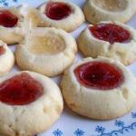 Jamkoekjes biscuits Filled with Jam recipe