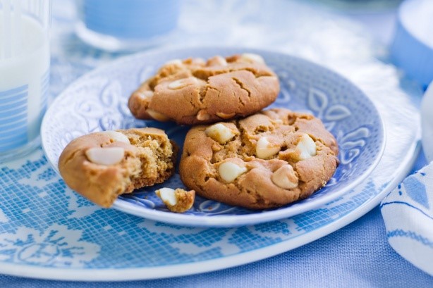 Australian White Chocolate And Macadamia Caramel Cookies Recipe Dessert