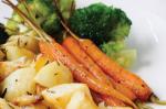 American Rosemary and Garlic Potatoes With Baby Carrots Recipe Appetizer
