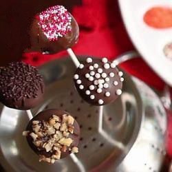 American Cake Pops of Red Velvet pallets of Cake Dessert