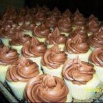 American Schokofrosting Vanilla Cupcakes with Dessert