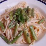 Spaghetti with Asparagus and Goat Cheese recipe