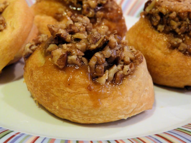 American Pecan Sticky Rolls Dessert