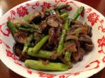 Buttery Pan Roasted Mushrooms and Asparagus recipe