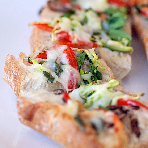 American Vegetable Garlic Bread Appetizer