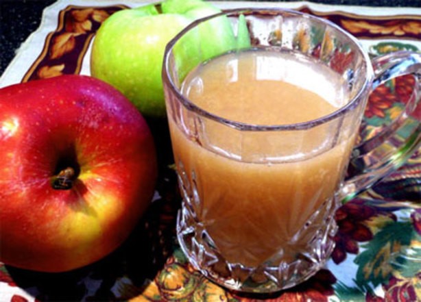 British Hot Spiced Apple Cider in a Crock Pot Appetizer