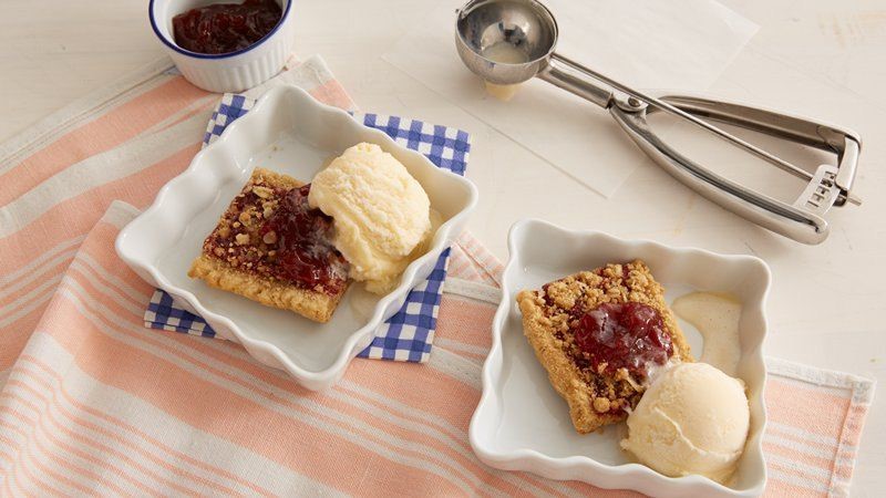 Australian Strawberry Rhubarb Streusel Bar Dessert