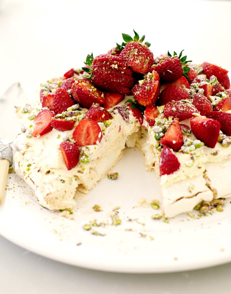 Australian Strawberry and Pistachio Pavlova Appetizer